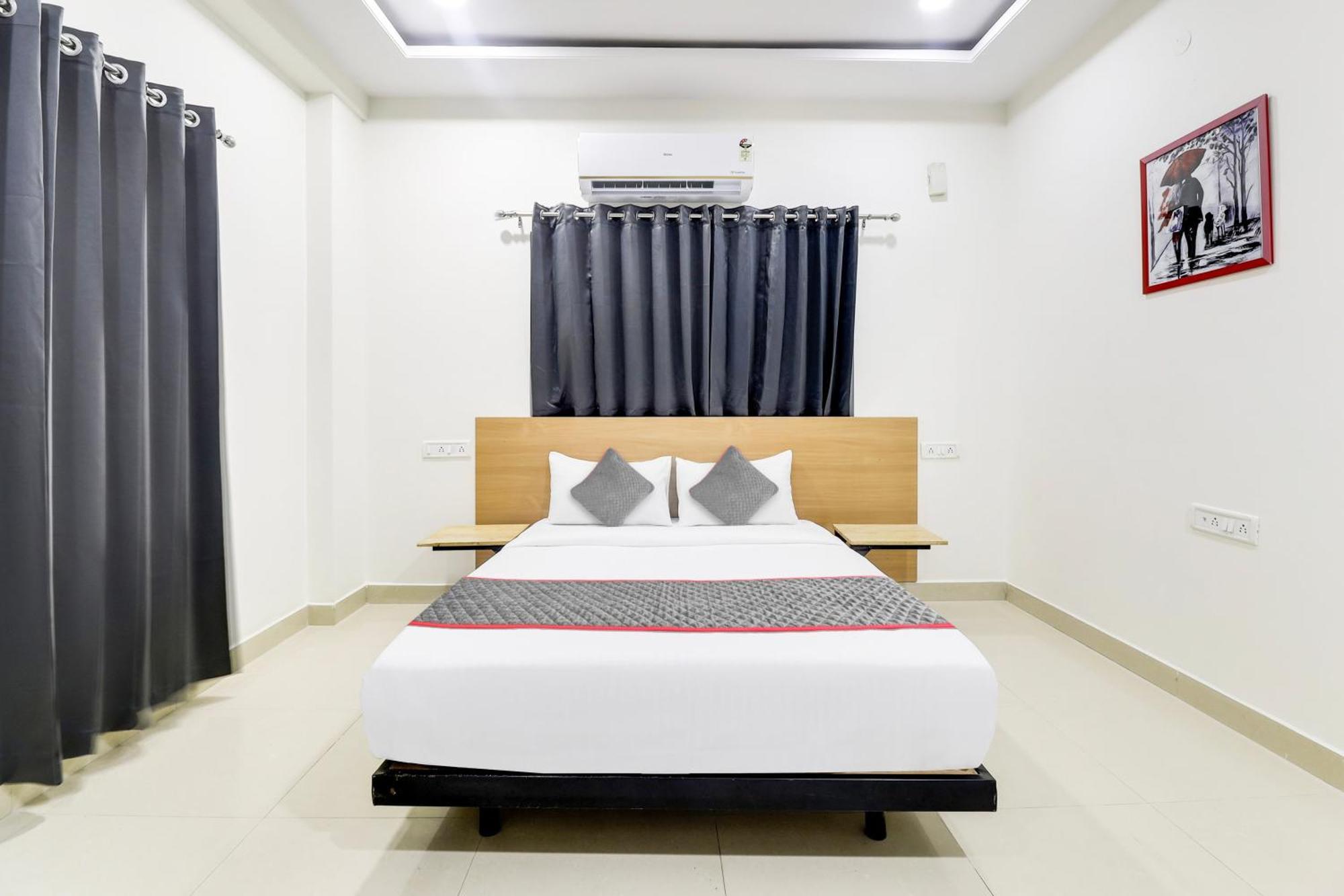 Super Townhouse De Alphabet Hotel Kukatpally Nexus Mall 하이데라바드 외부 사진