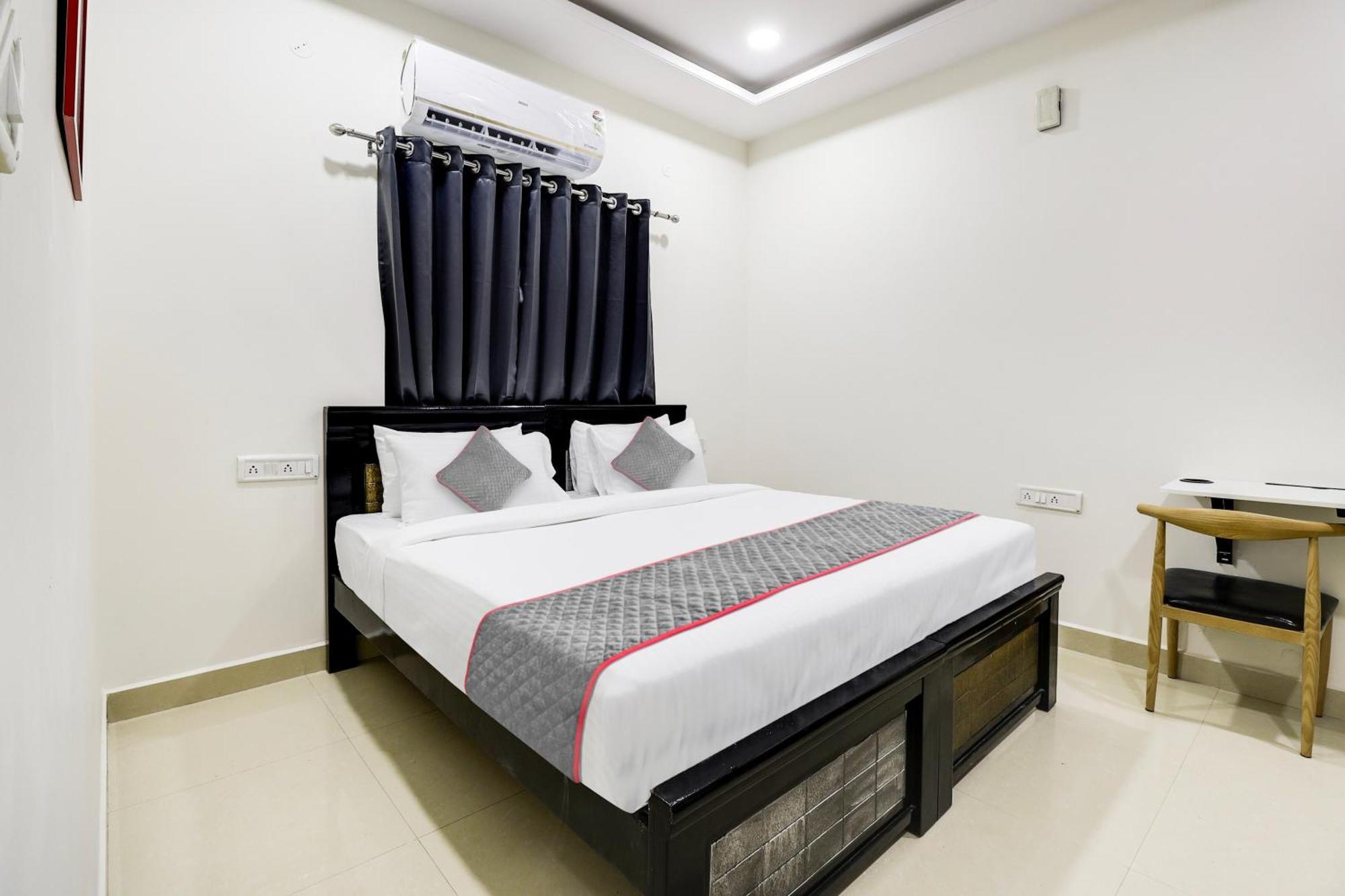 Super Townhouse De Alphabet Hotel Kukatpally Nexus Mall 하이데라바드 외부 사진