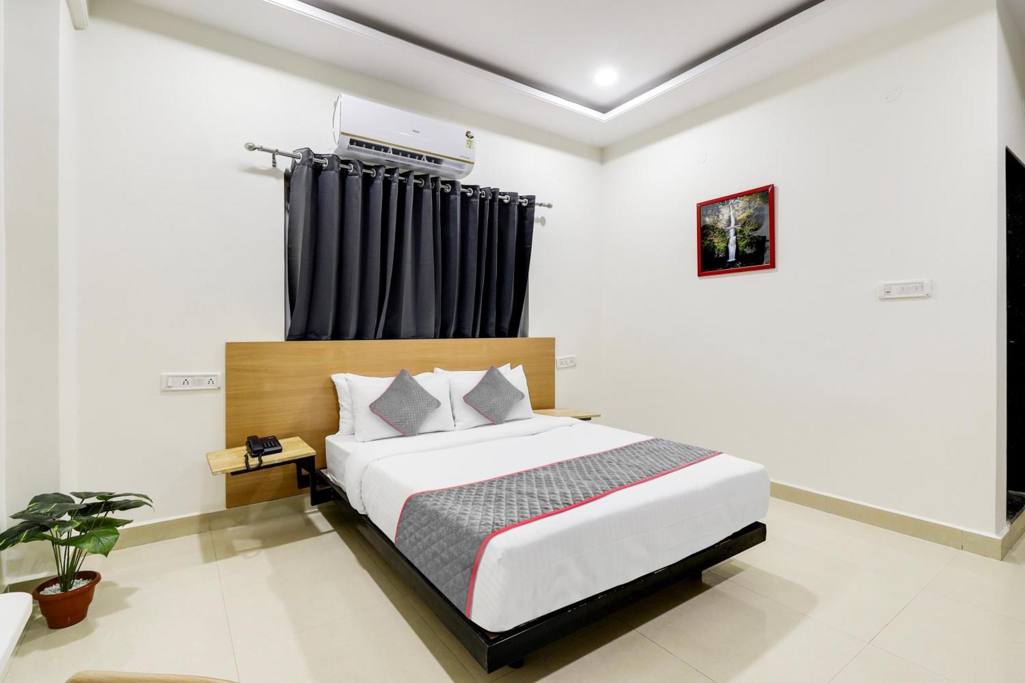Super Townhouse De Alphabet Hotel Kukatpally Nexus Mall 하이데라바드 외부 사진