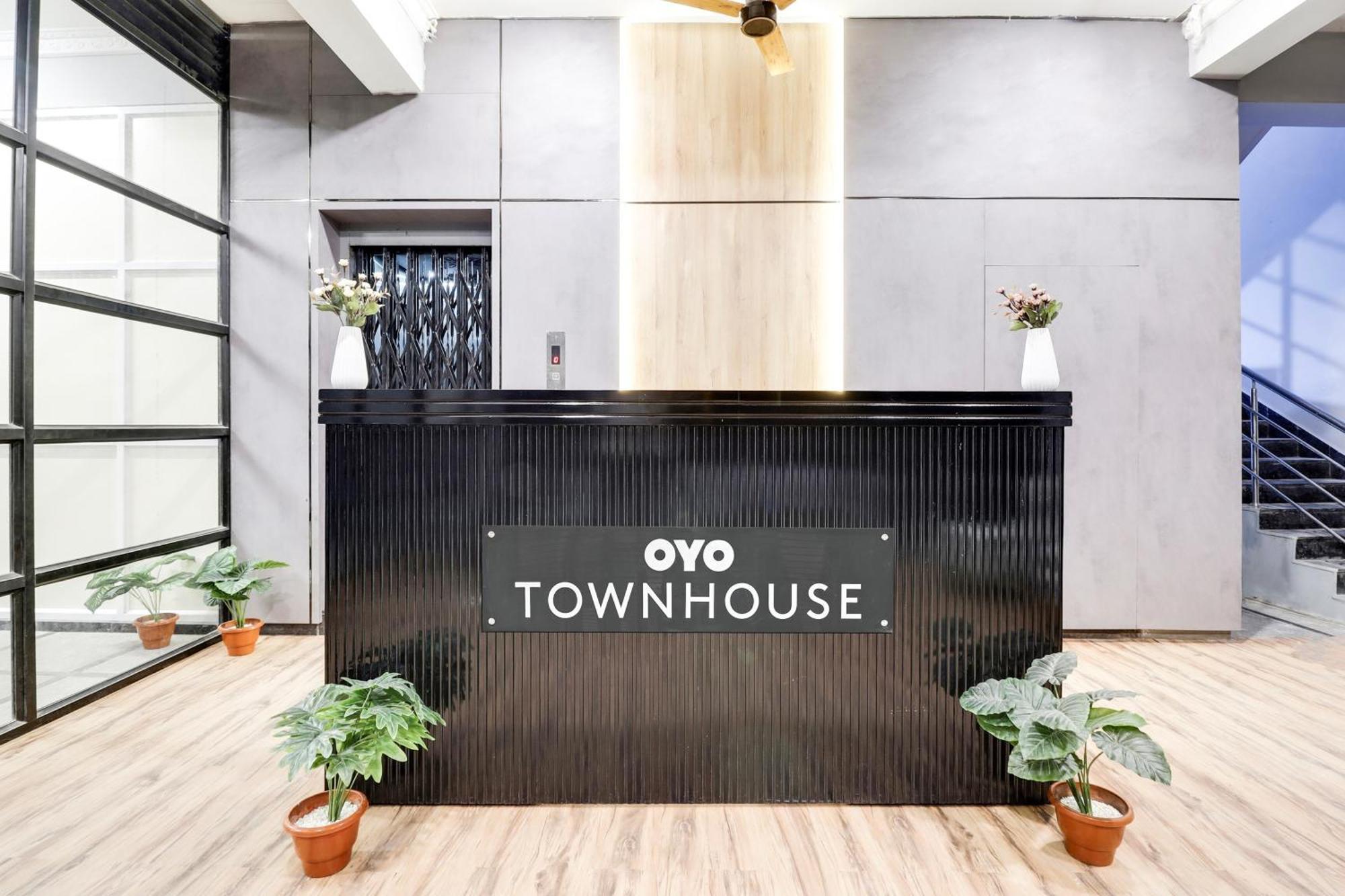 Super Townhouse De Alphabet Hotel Kukatpally Nexus Mall 하이데라바드 외부 사진